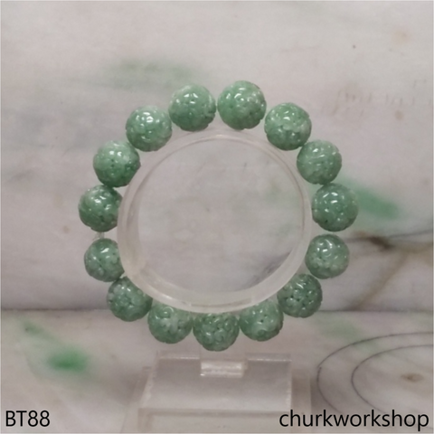 Green carved jade beads bracelet