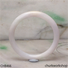 Pale lavender jade bangle