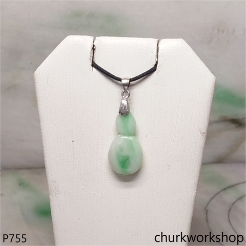 Small jade gourd pendant