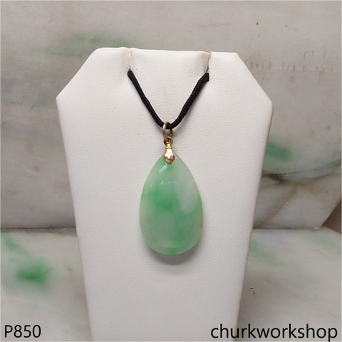 14K yellow gold jade pendant