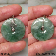 Molt green jade Donut pendant