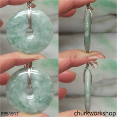 Molt green jade Donut pendant