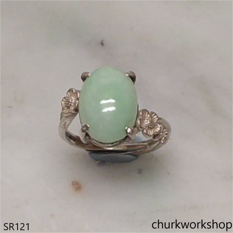 Oval jade ring