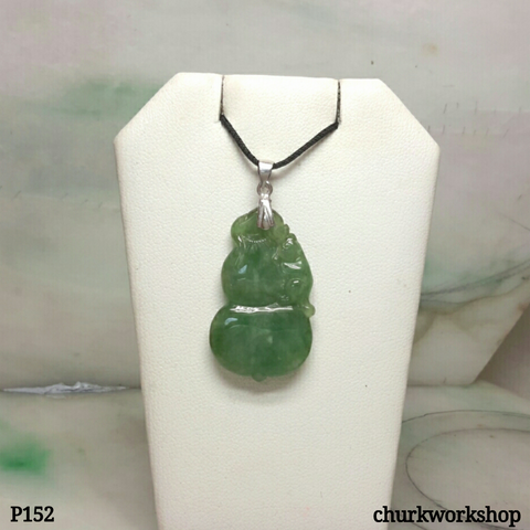 Oily green jade gourd pendant